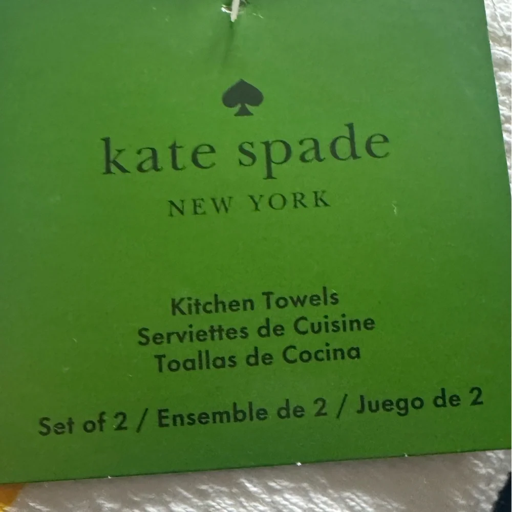 Set of 2 Kate Spade Lemonade Kitchen Towels-add a touch of flare to any room 🍋🍓🍋